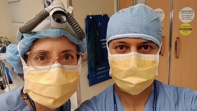 د. إيهاب الأمير داخل غرفة العمليات — Dr. Ehab Alameer inside the OR at Memorial Sloan Kettering, New York